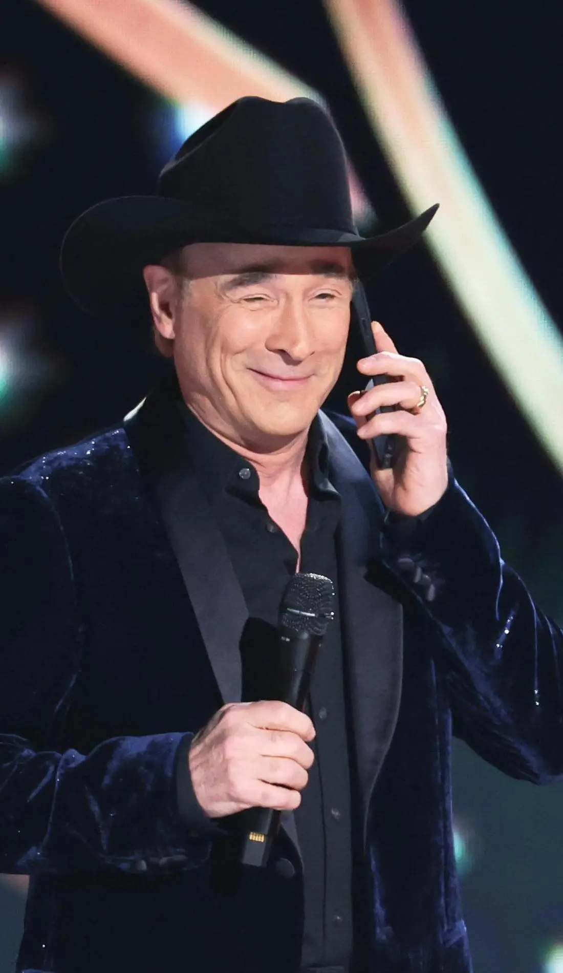 Clint Black on stage
